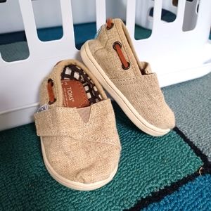 Tom's baby slip on